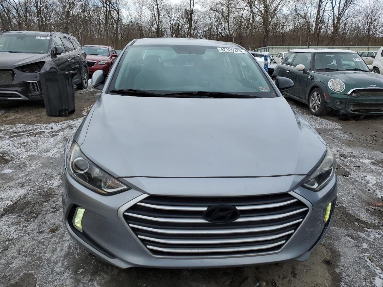 2017 Hyundai Elantra - Image 5