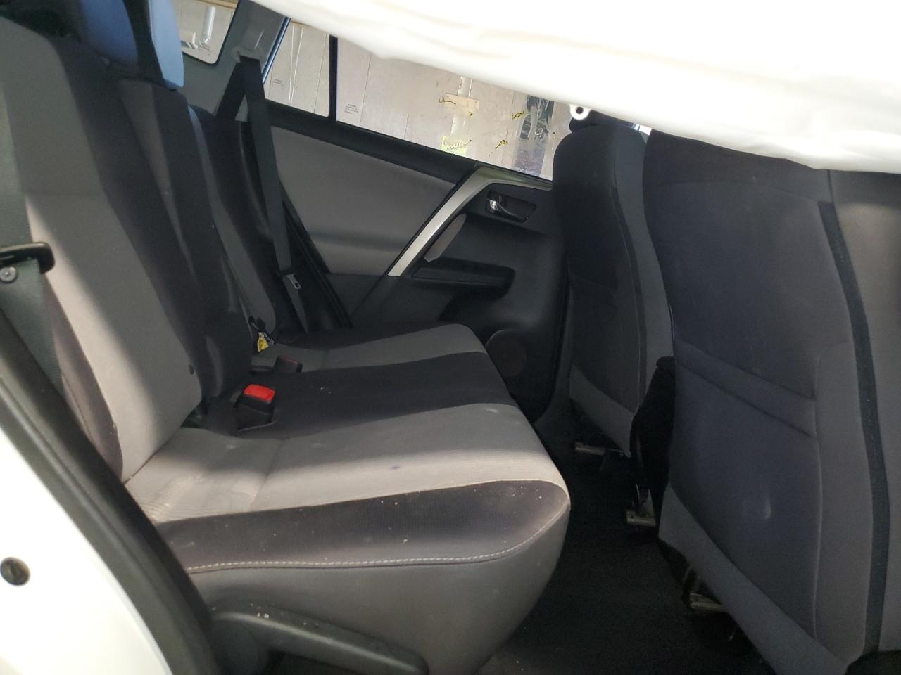 2015 Toyota RAV 4 - Image 11