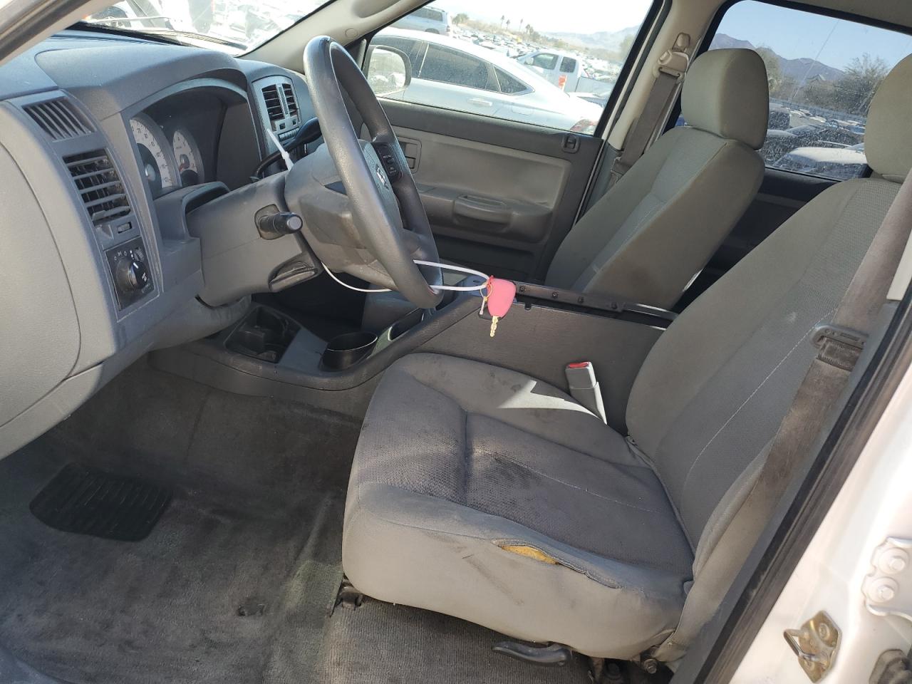 2006 Dodge Dakota - Image 7