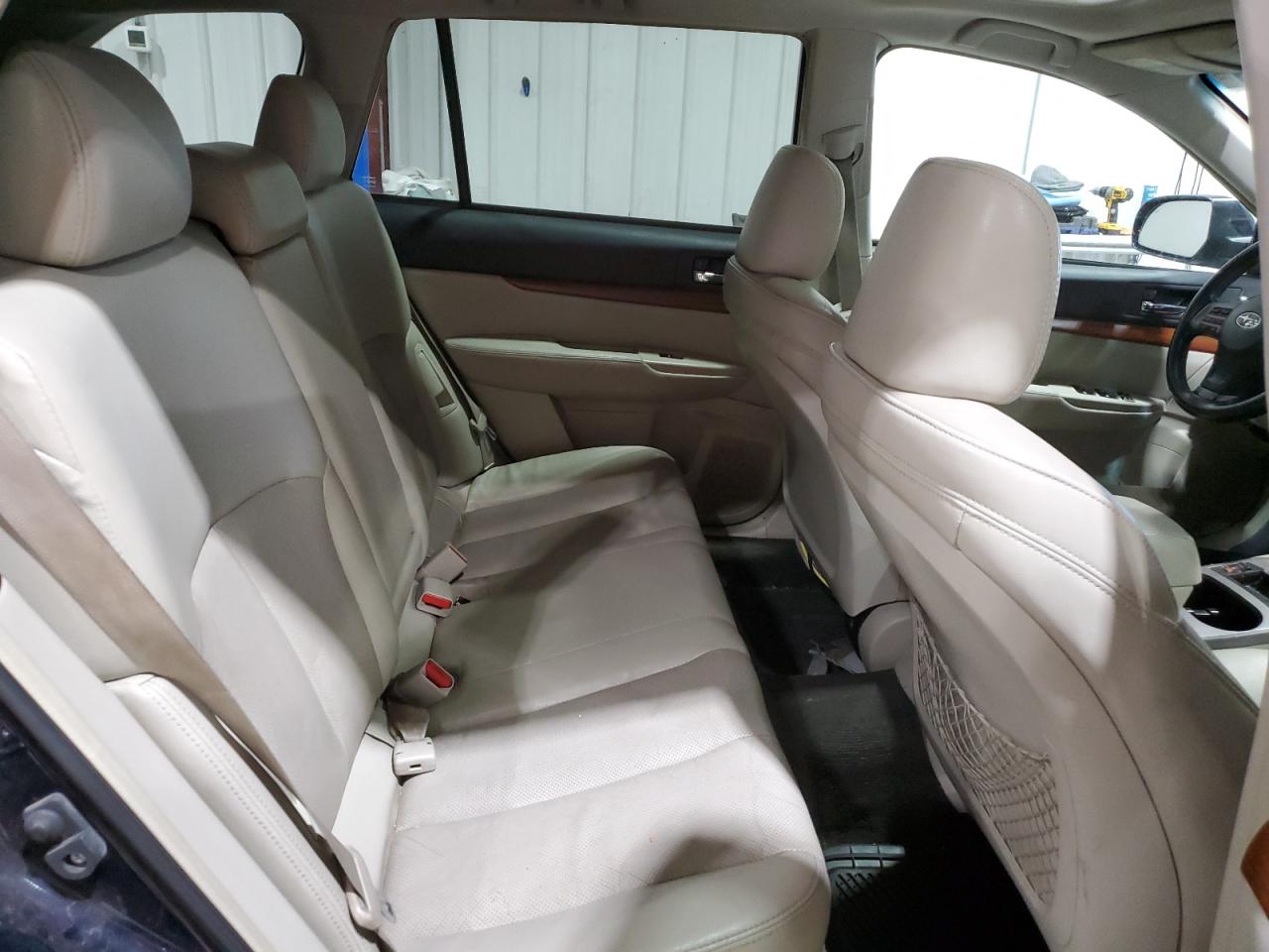 2013 Subaru Outback - Image 11