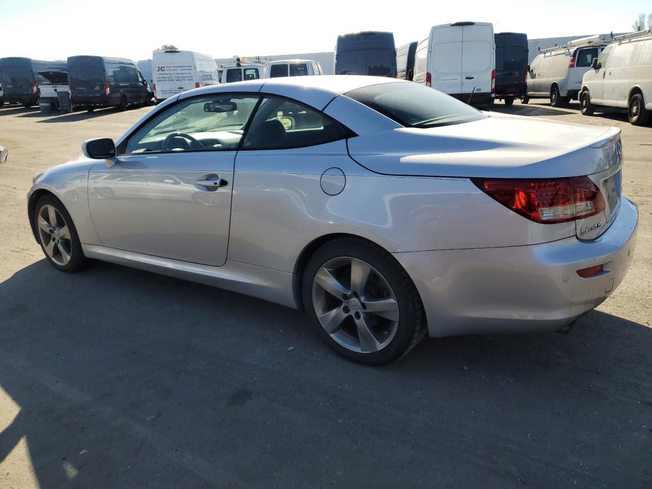 2010 Lexus IS - Image 2