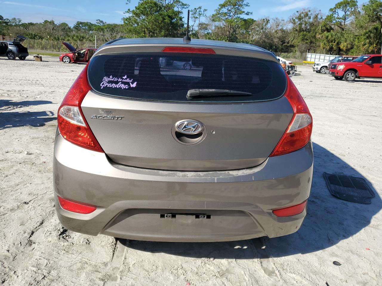 2013 Hyundai Accent - Image 6
