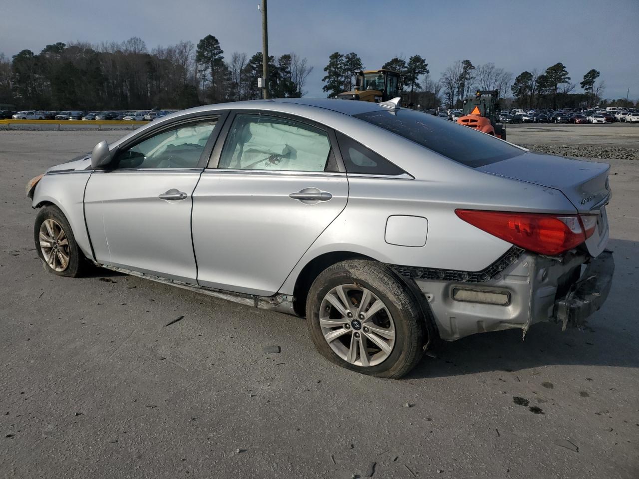 2011 Hyundai Sonata - Image 2