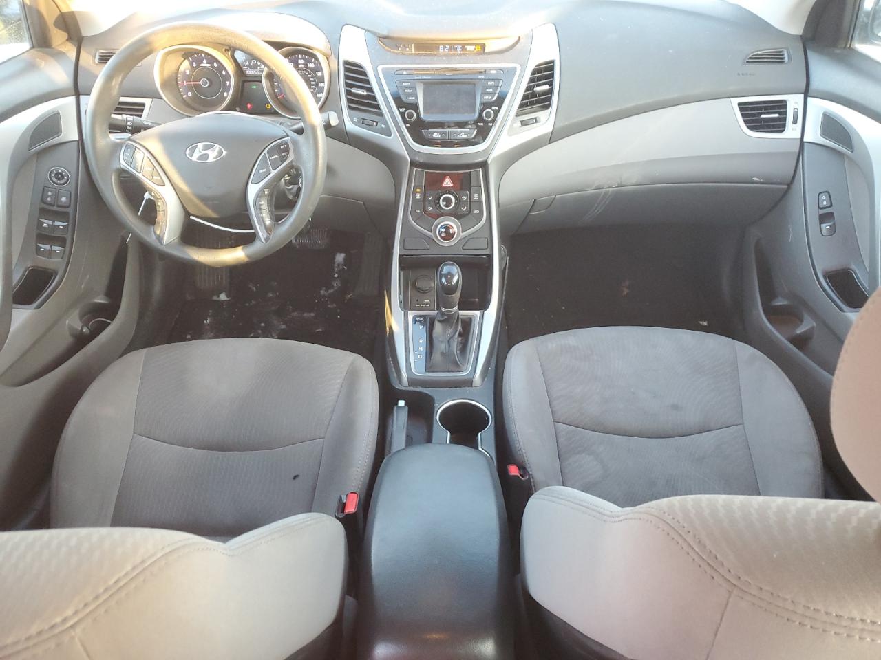 2015 Hyundai Elantra - Image 8