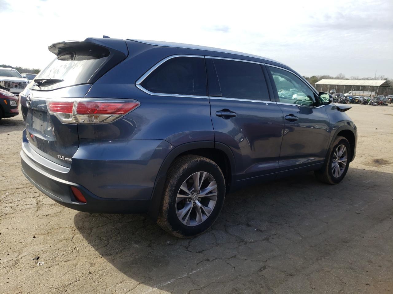 2015 Toyota Highlander - Image 3