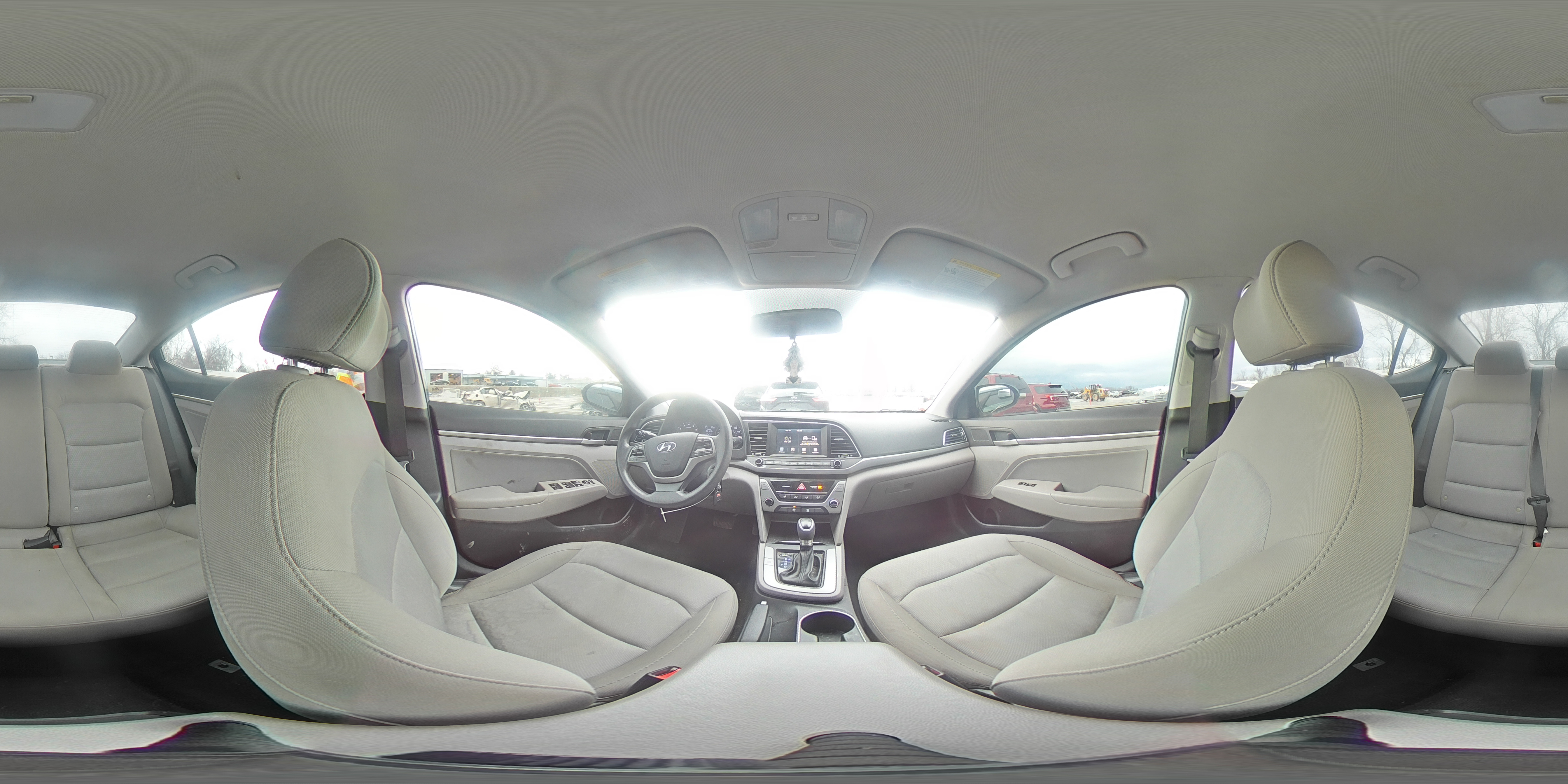 2017 Hyundai Elantra - Image 13