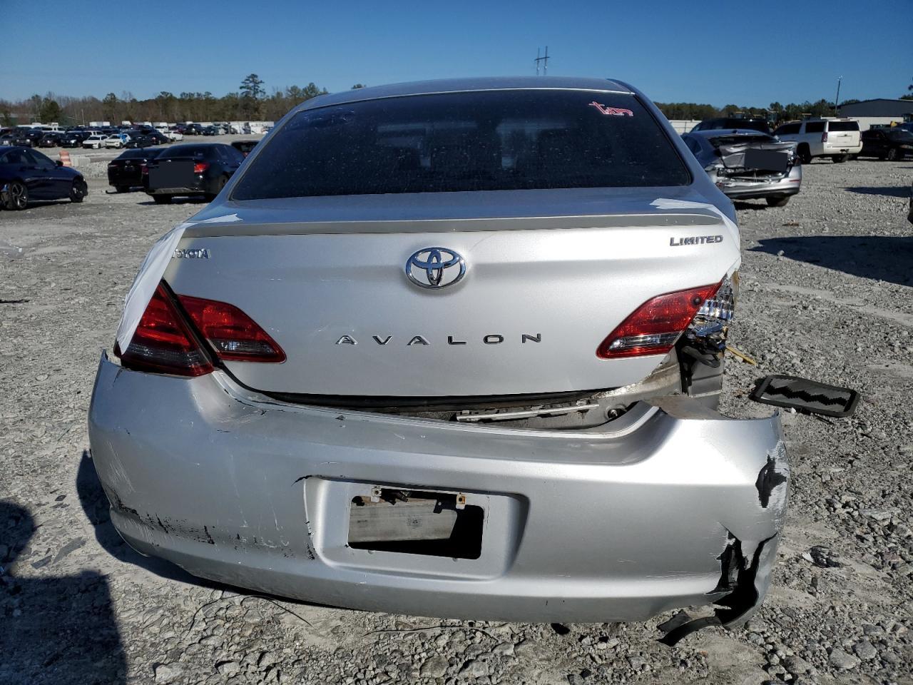 2008 Toyota Avalon - Image 6