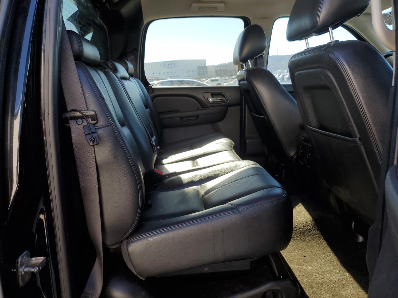 2013 Chevrolet Avalanche - Image 10