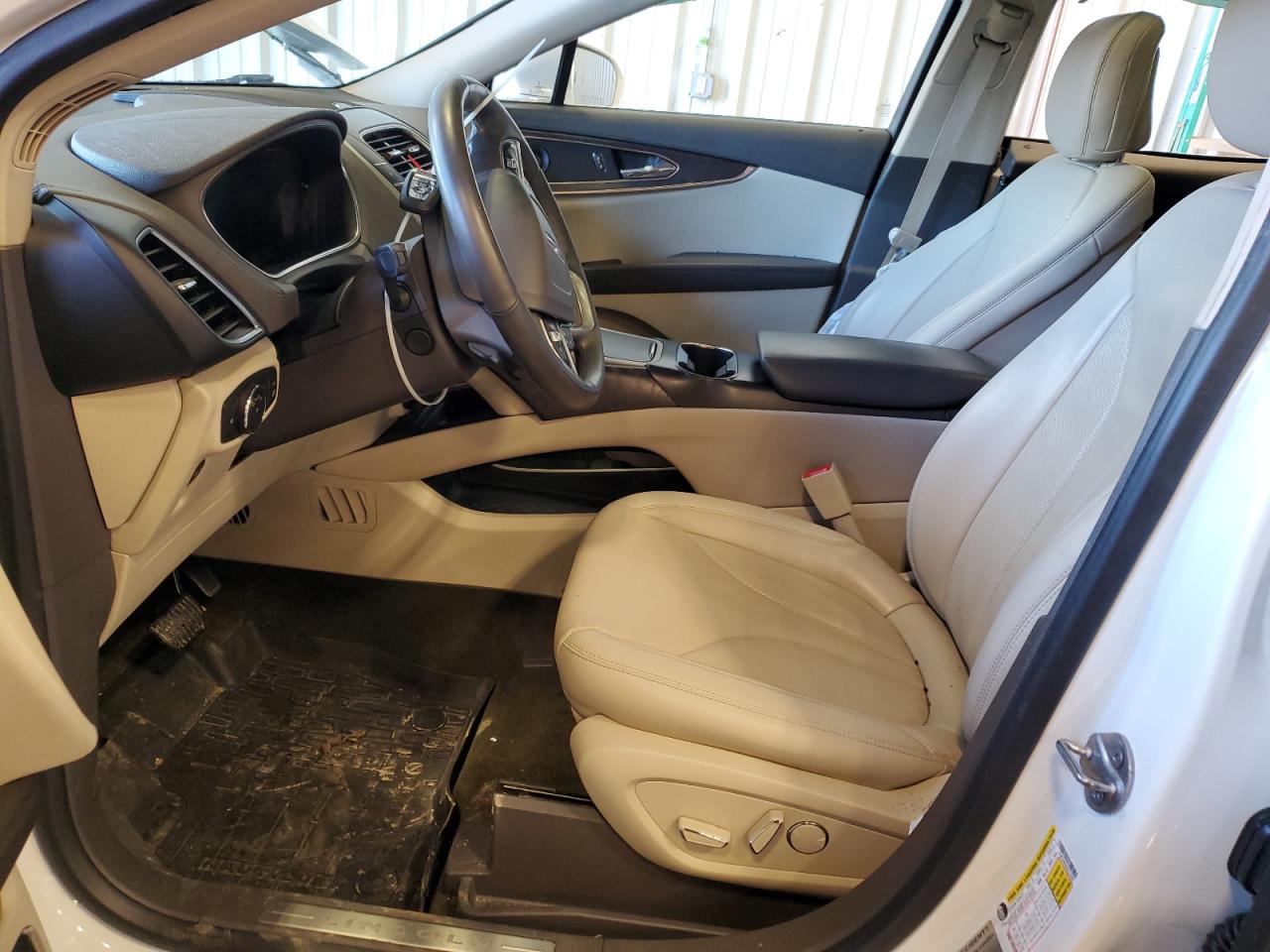 2020 Lincoln Nautilus - Image 7