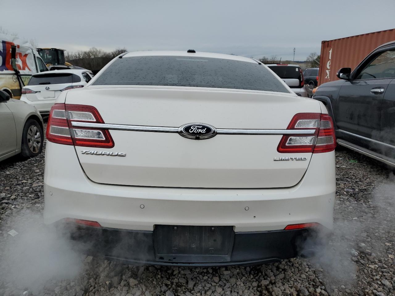 2017 Ford Taurus - Image 6