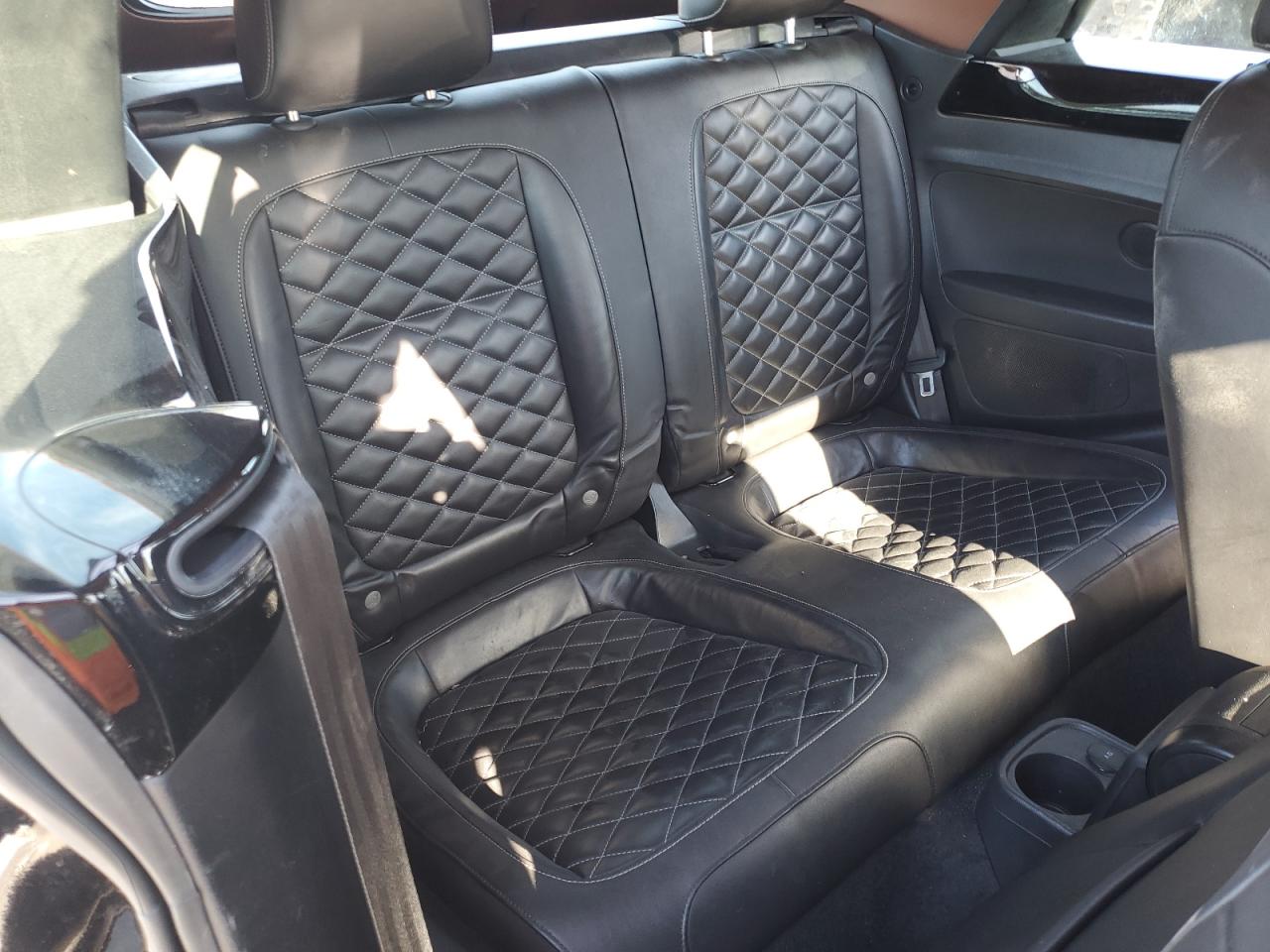 2019 Volkswagen Beetle - Image 10