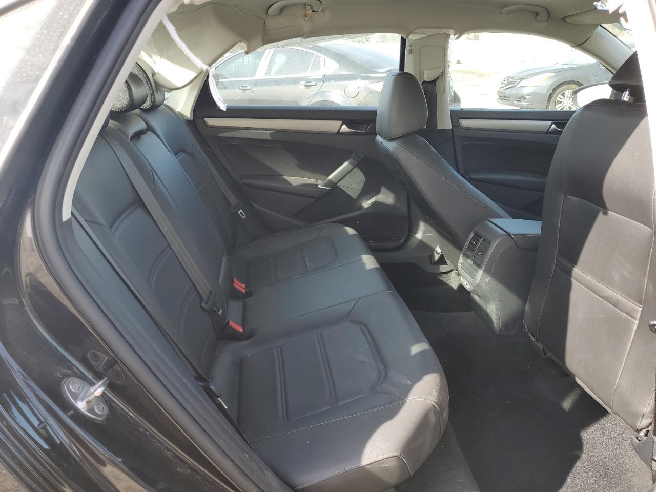 2021 Volkswagen Passat - Image 10