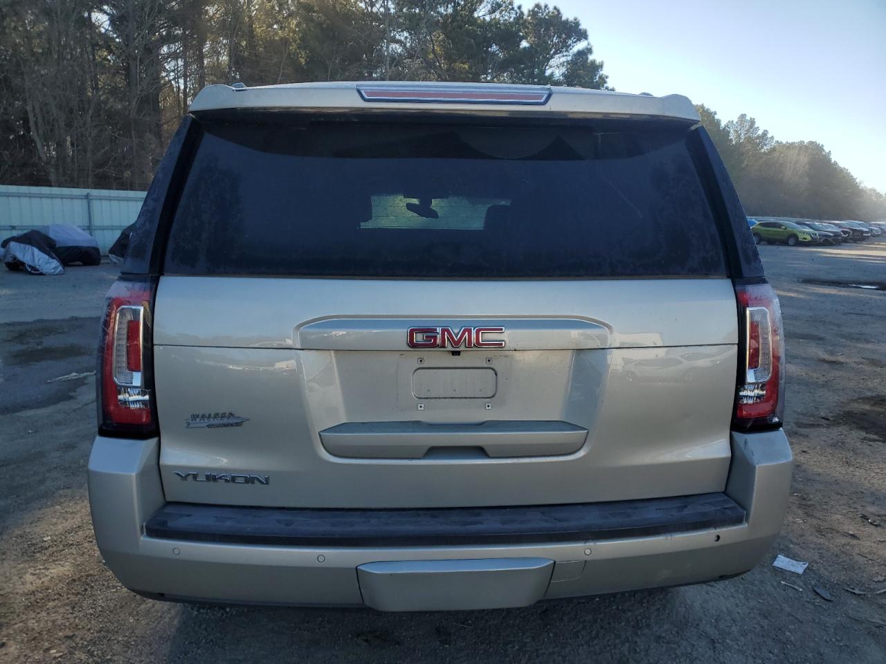 2015 GMC Yukon - Image 6