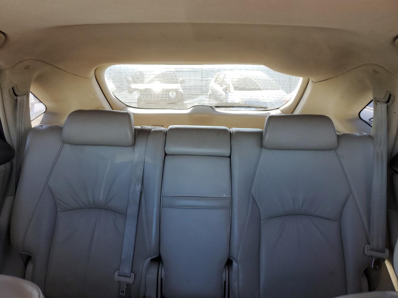2005 Lexus RX - Image 10