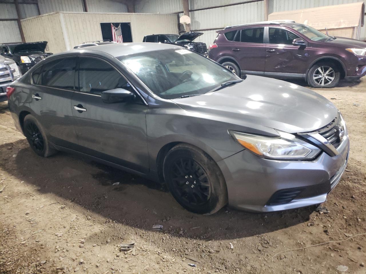 2016 Nissan Altima - Image 4