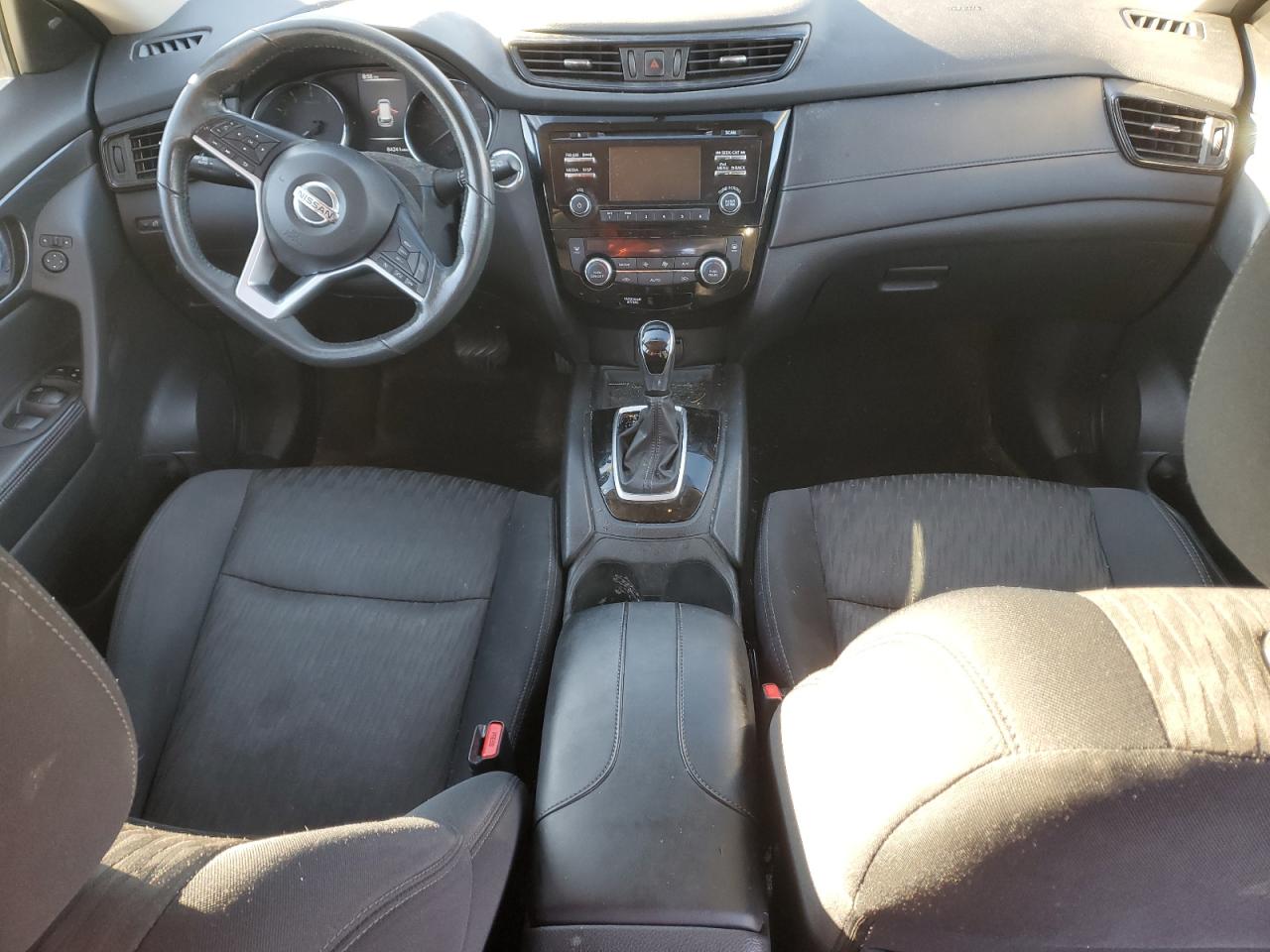2017 Nissan Rogue - Image 8