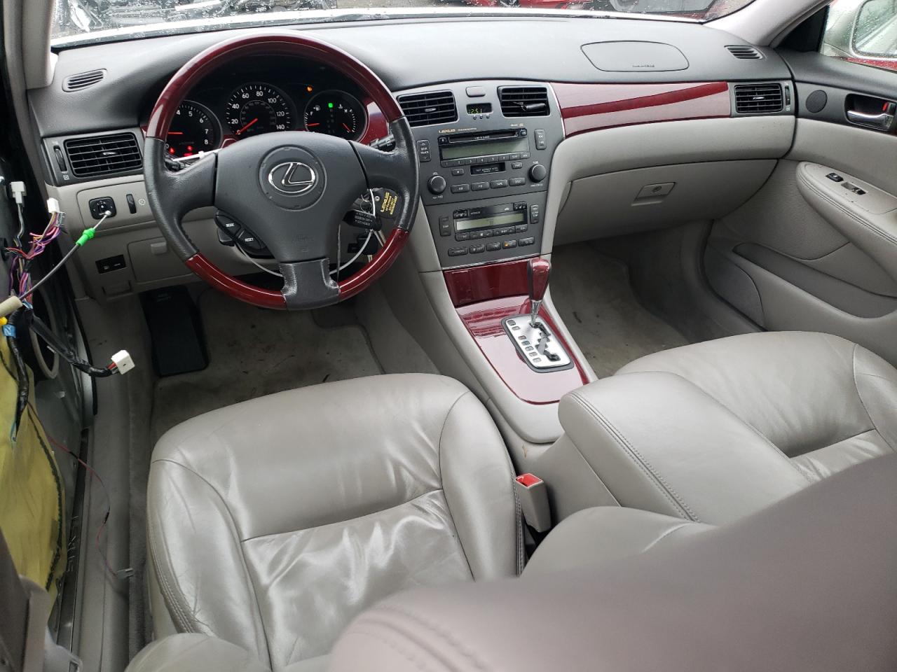 2003 Lexus ES - Image 8