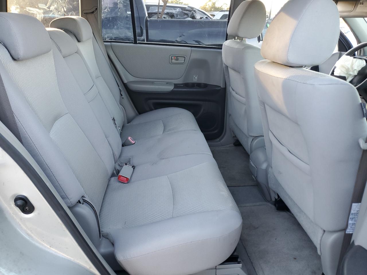 2005 Toyota Highlander - Image 11