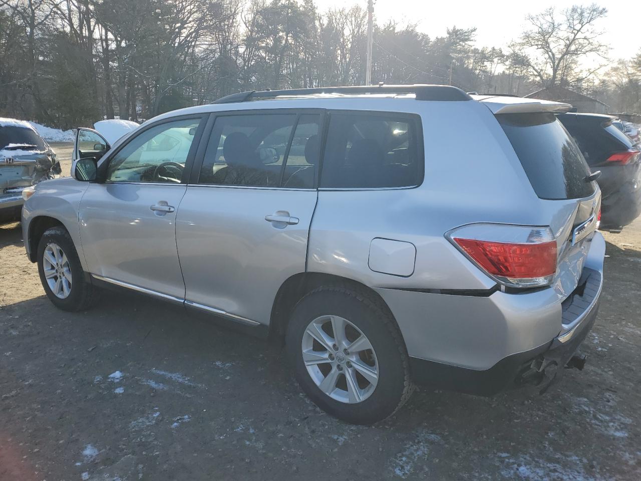 2012 Toyota Highlander - Image 2