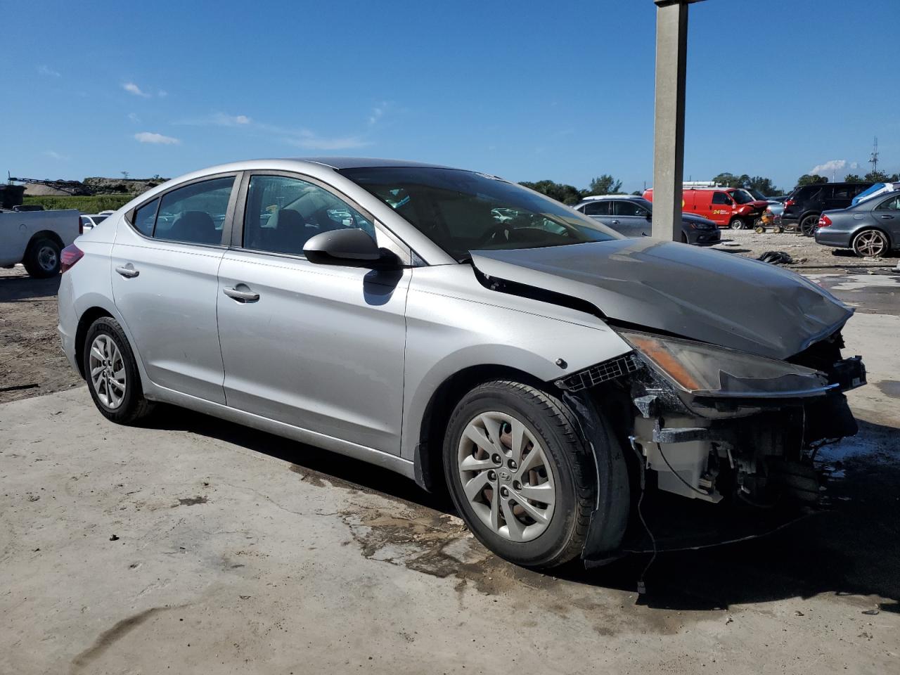 2020 Hyundai Elantra - Image 4