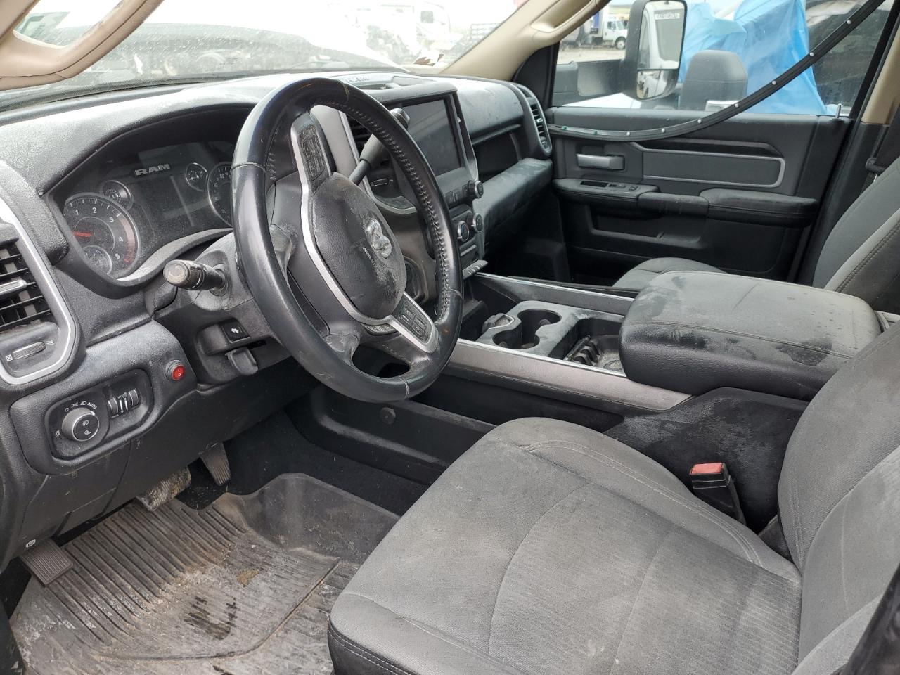 2019 RAM 3500 - Image 8