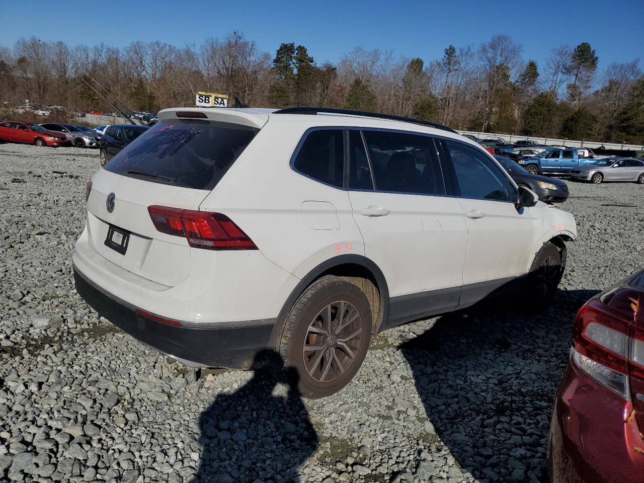 2020 Volkswagen Tiguan - Image 3