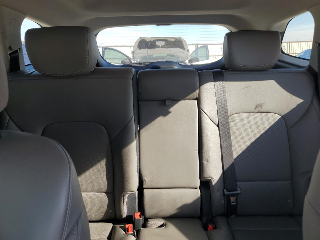 2018 Hyundai Santa Fe - Image 10