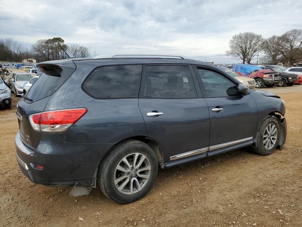 2013 Nissan Pathfinder - Image 3