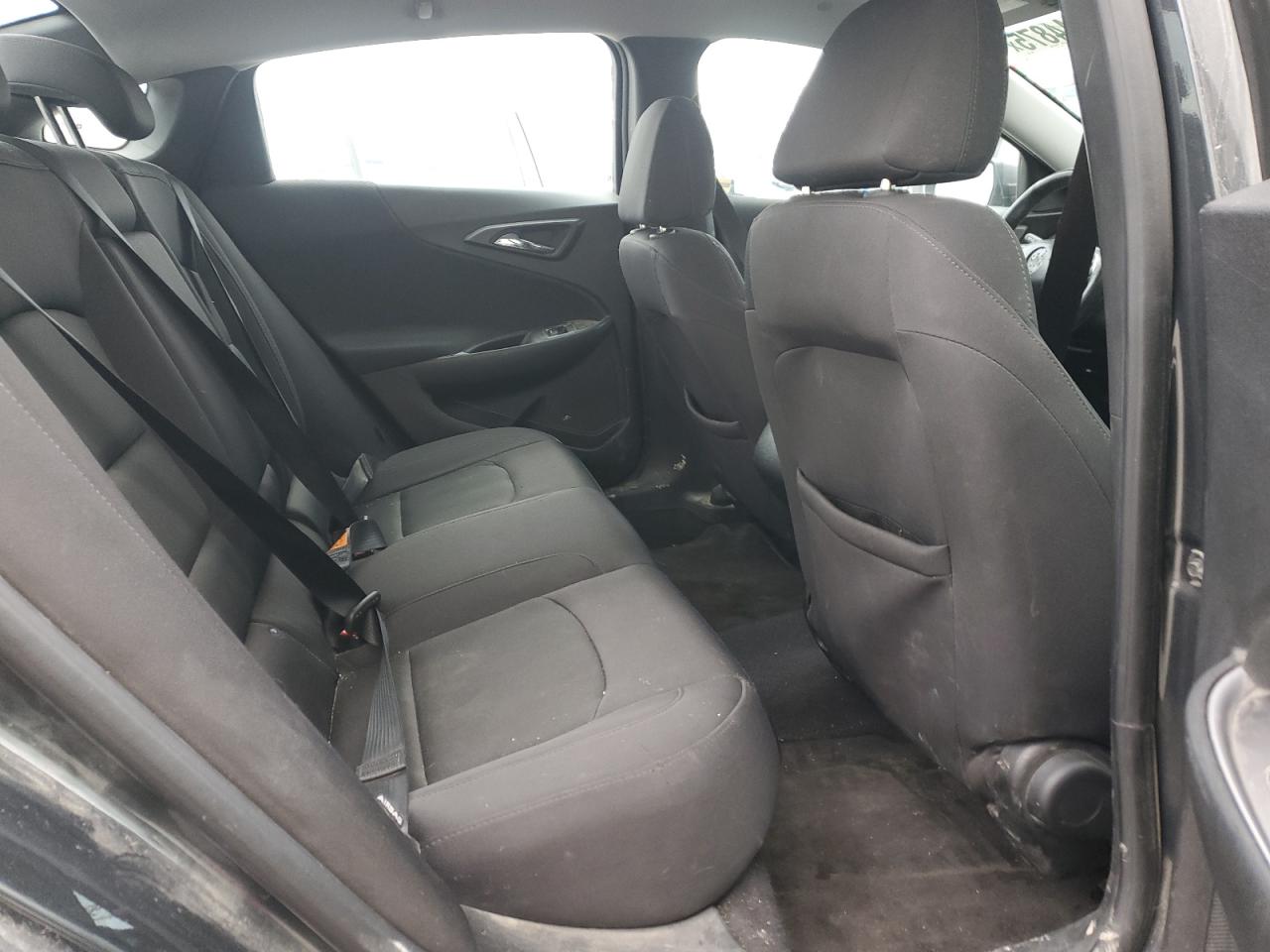 2017 Chevrolet Malibu - Image 10