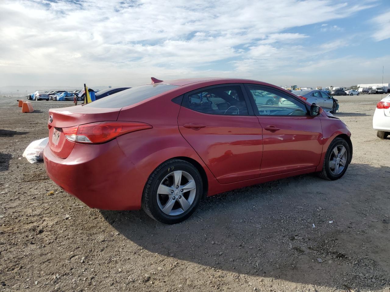 2013 Hyundai Elantra - Image 3