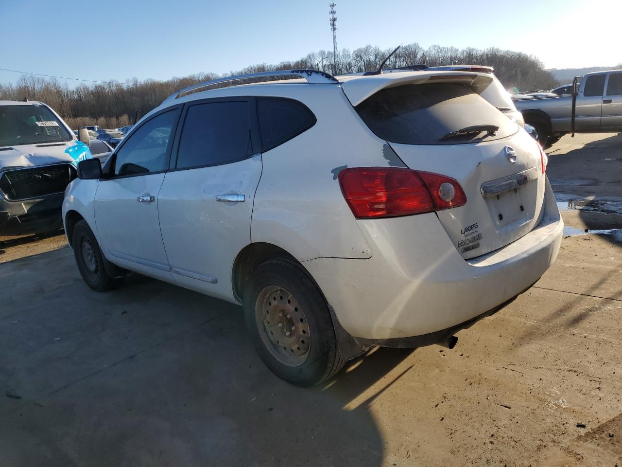 2014 Nissan Rogue - Image 2