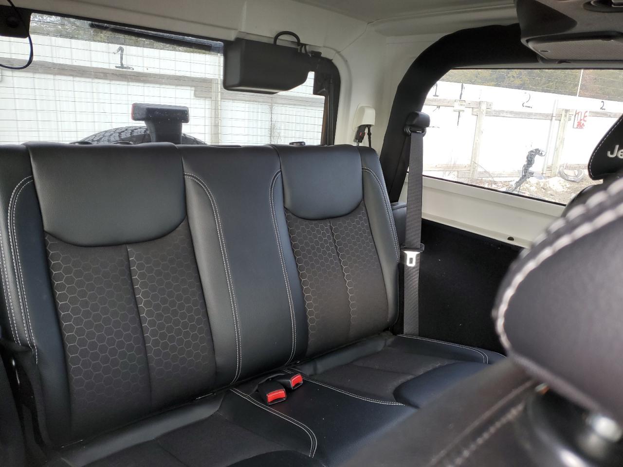 2018 Jeep Wrangler - Image 11