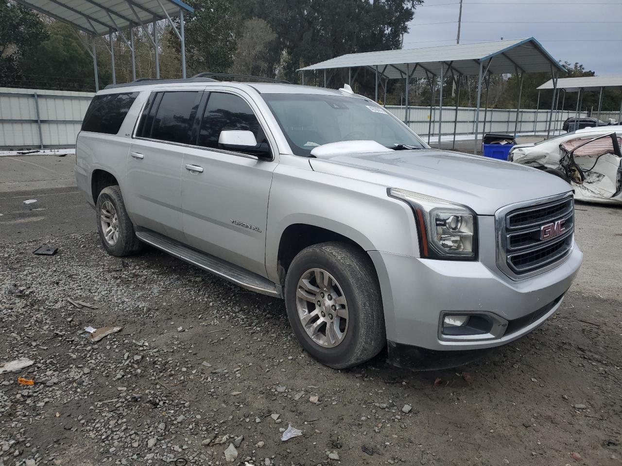 2017 GMC Yukon - Image 4