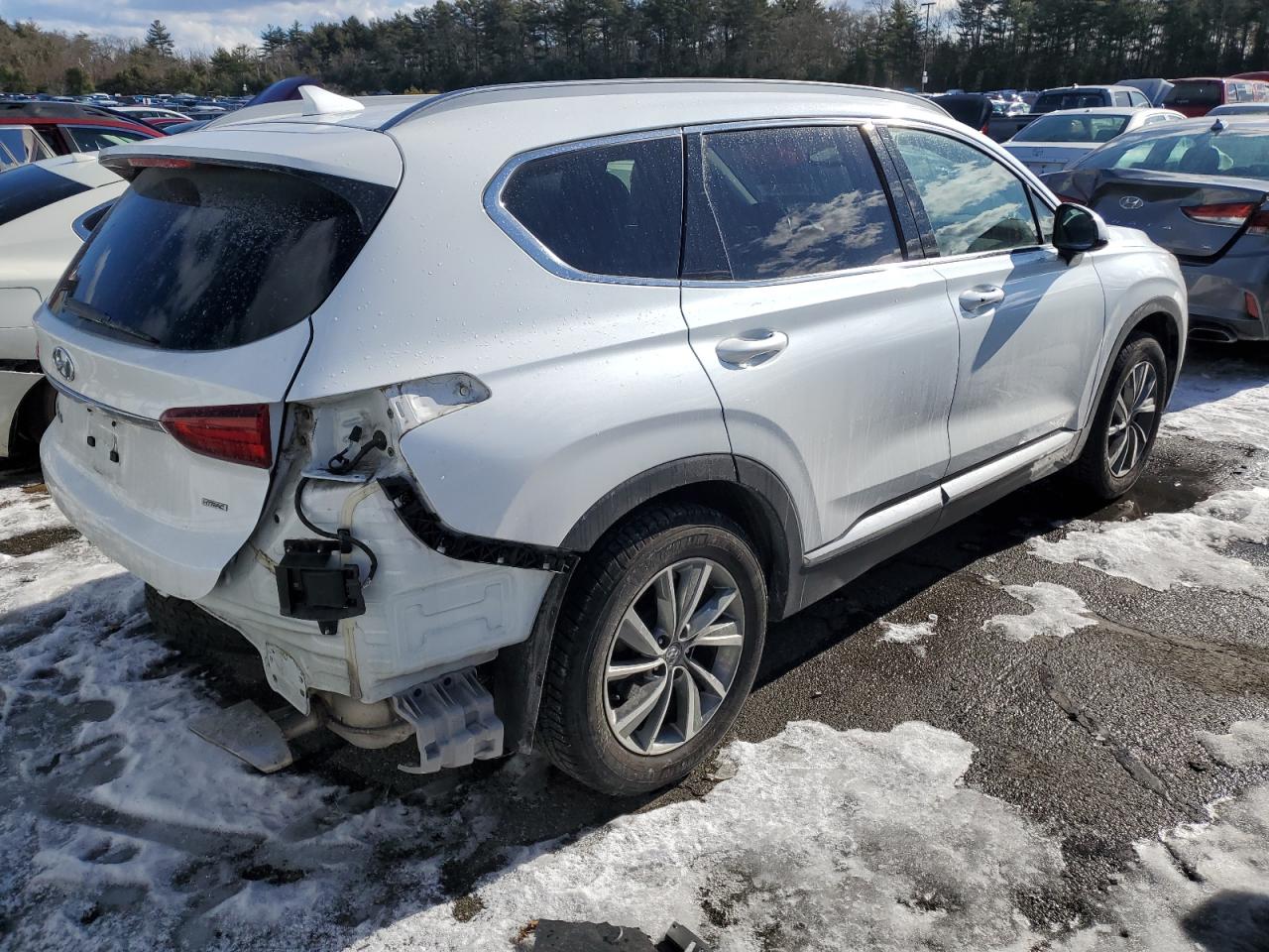 2019 Hyundai Santa Fe - Image 3