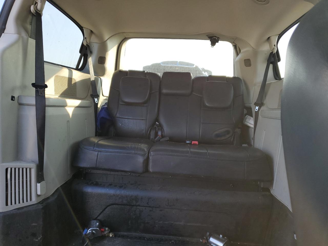2012 Dodge Caravan - Image 10