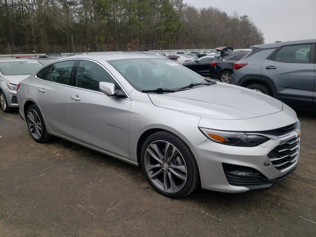2022 Chevrolet Malibu - Image 4