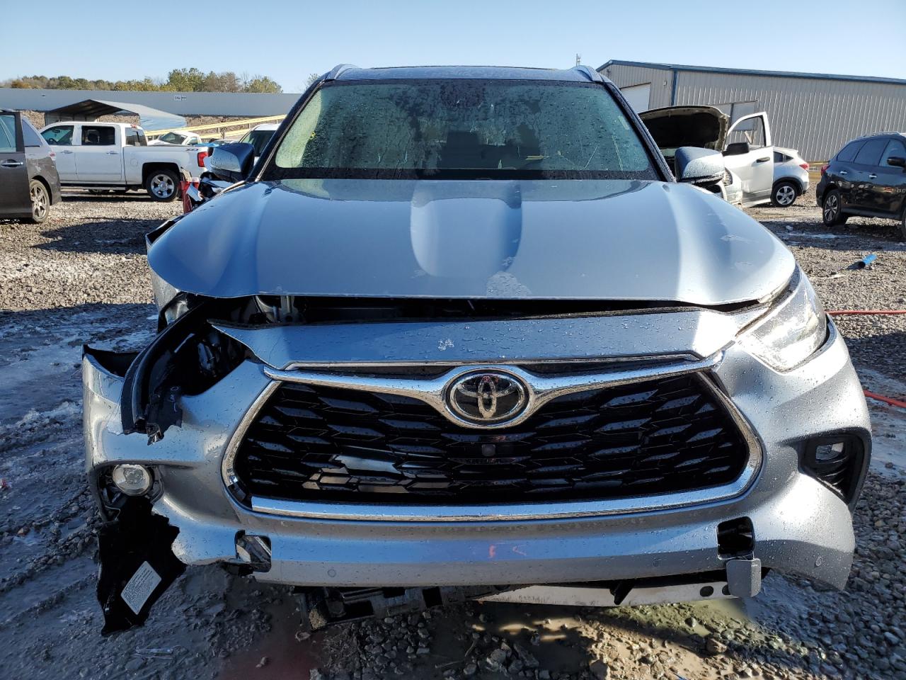 2022 Toyota Highlander - Image 5