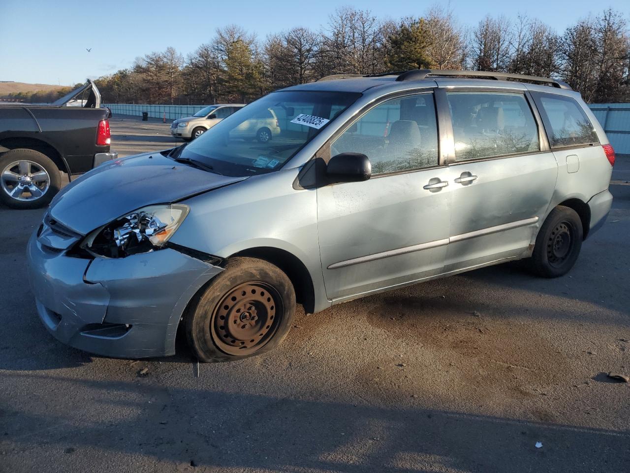 2006 Toyota Sienna - Image 1