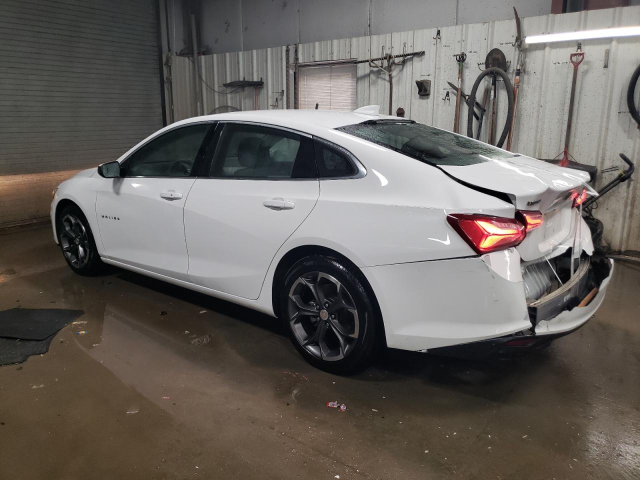 2022 Chevrolet Malibu - Image 2