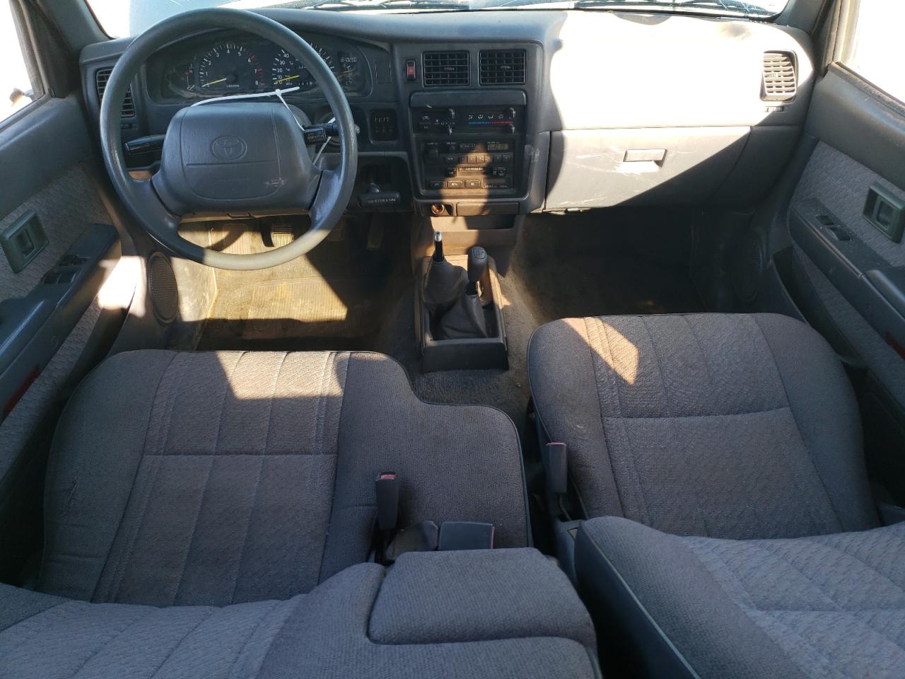 1995 Toyota Tacoma - Image 8