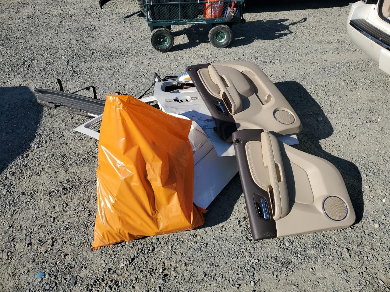 2013 GMC Yukon - Image 13