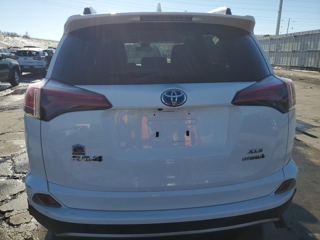2017 Toyota RAV 4 - Image 6