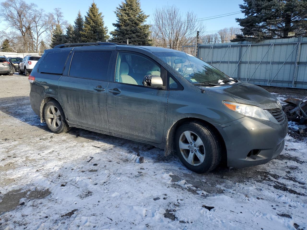 2012 Toyota Sienna - Image 4
