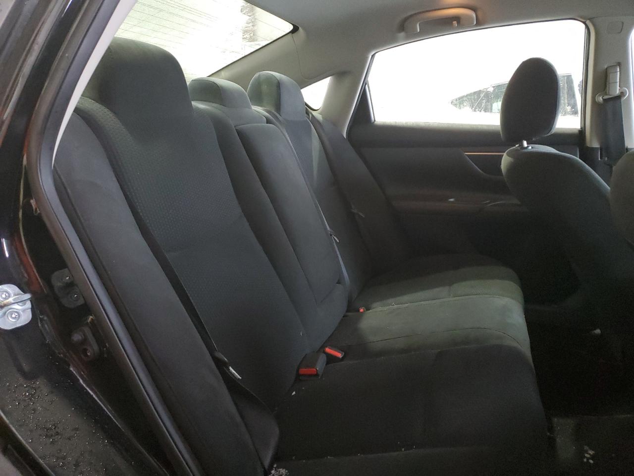 2015 Nissan Altima - Image 10