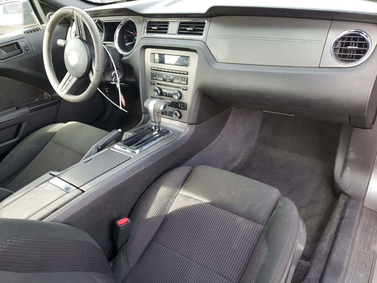 2011 Ford Mustang - Image 8
