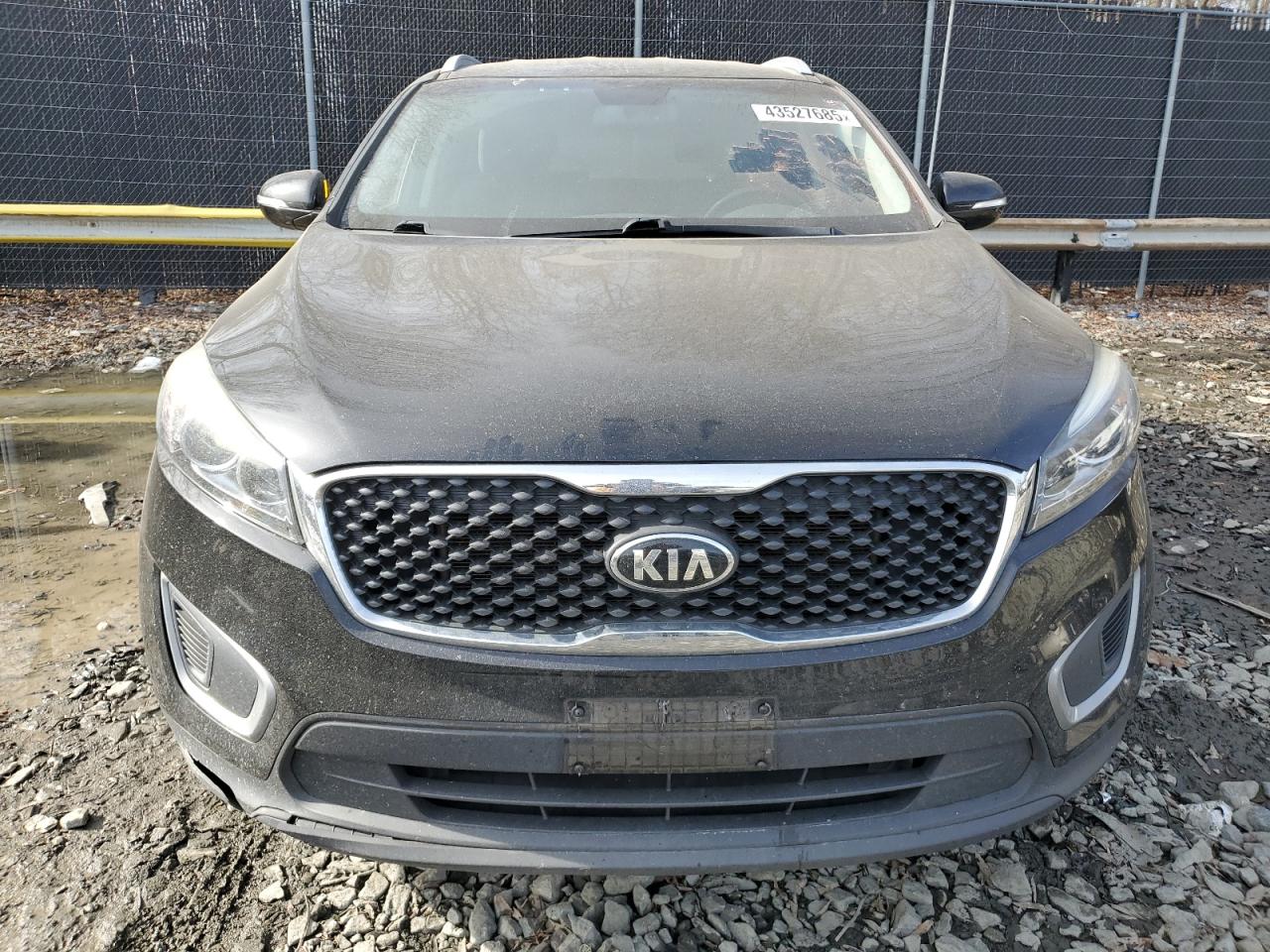 2017 Kia Sorento - Image 5