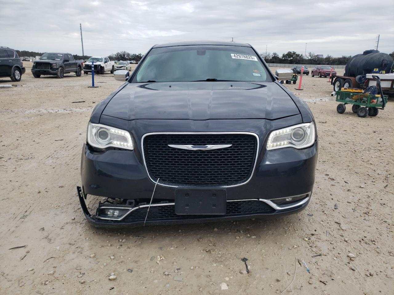 2016 Chrysler 300 - Image 5