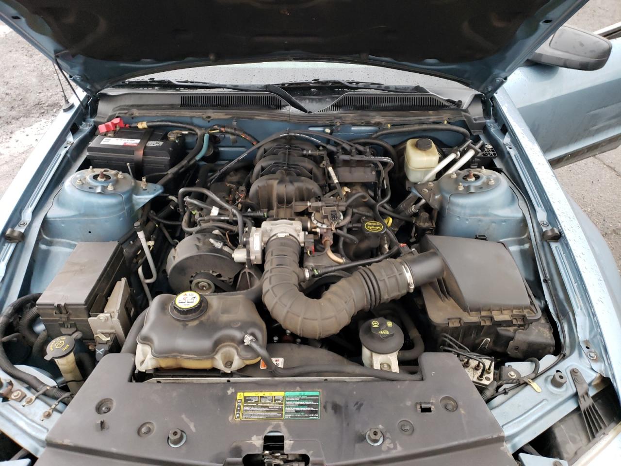 2005 Ford Mustang - Image 11