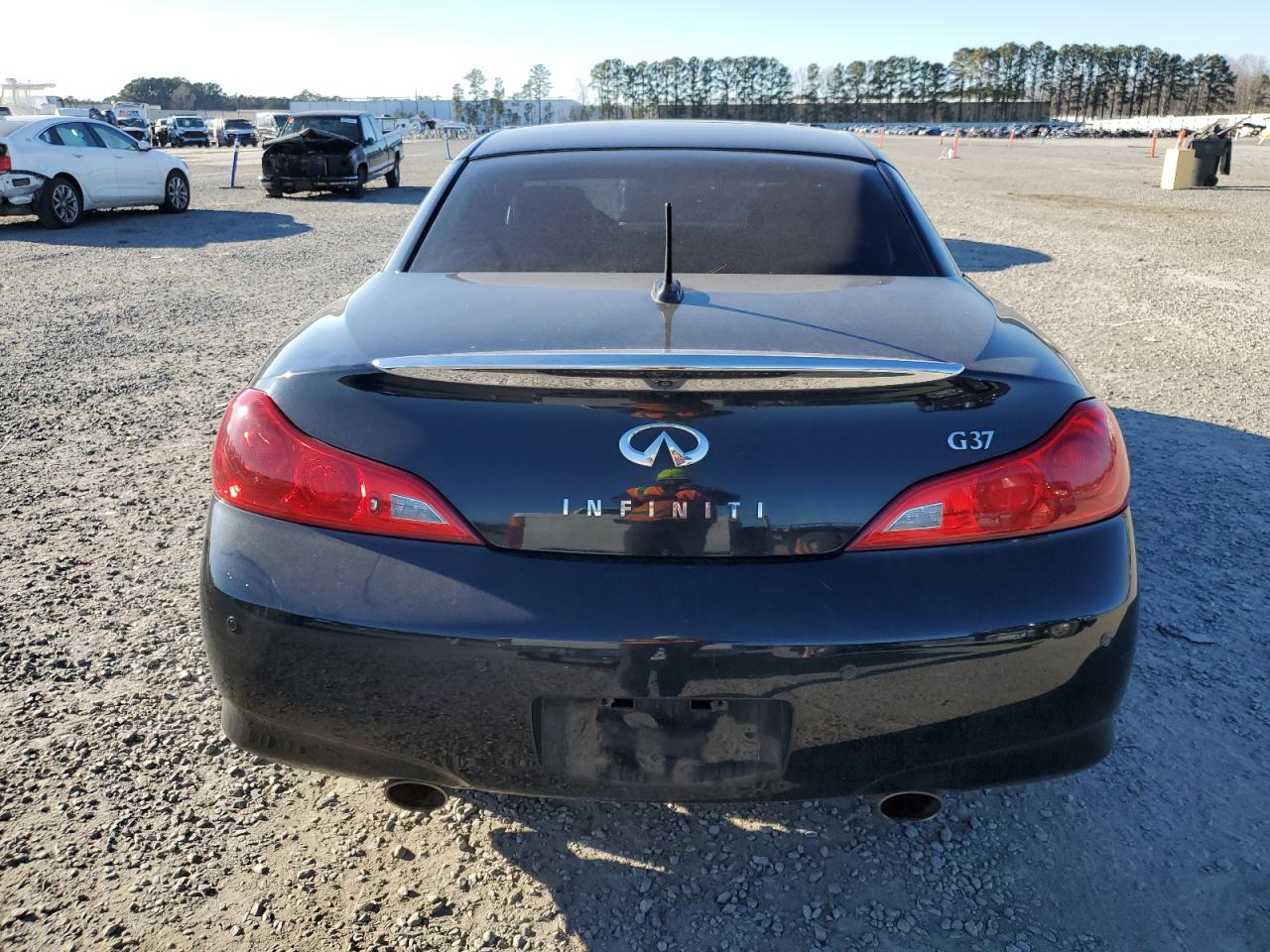 2011 Infiniti G - Image 10