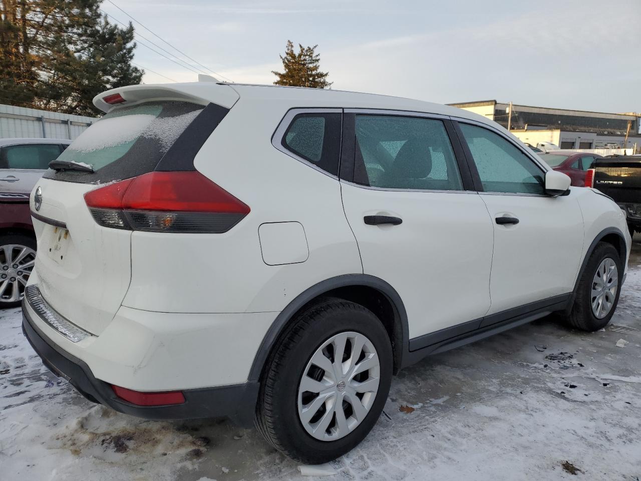 2018 Nissan Rogue - Image 3